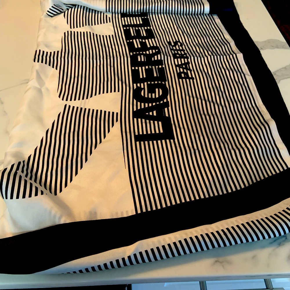 Karl Lagerfeld scarf